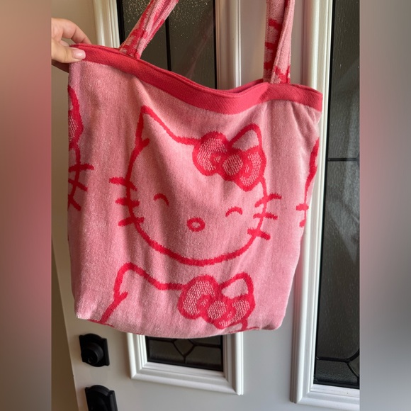 BNWT Hello Kitty 2 in 1 beach towel tote bag - Picture 2 of 2